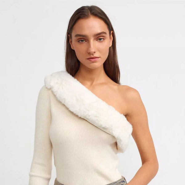 FUR COLLAR ONE SLEEVE SWEATER