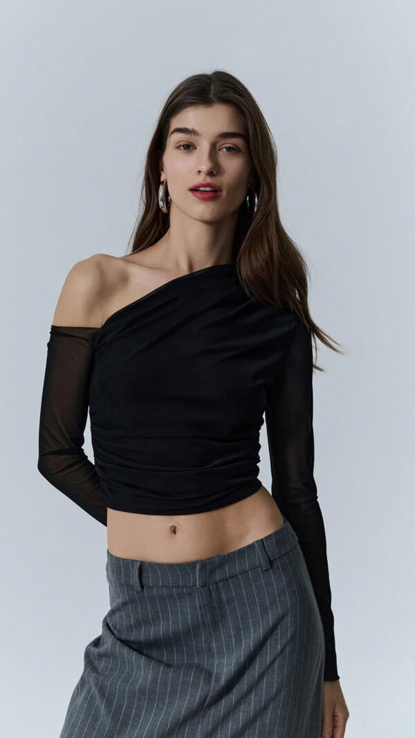 BLACK BLOUSE - Image 2